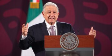 AMLO confía en que se logre un acuerdo entre la UAS y Gobierno de Sinaloa; celebra que la Universidad no haya suspendido en ningún momento clases, a pesar de la persecución