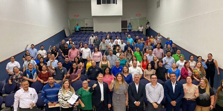 La UAS tiene su propia agenda y no está a la par de los afanes, caprichos y desesperaciones políticas de los diputados que están por dejar su cargo, señala Robespierre Lizárraga