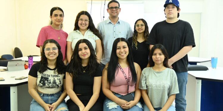 Brindan a integrantes de Tutorías la conferencia “¿Cómo promover la inclusión y la no discriminación de la diversidad sexual en la escuela?”