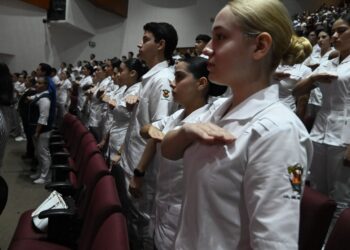 El sinaloense y estudiante de Gastronomía de la UAS, Marco Verde; da golpe de autoridad en debut olímpico.