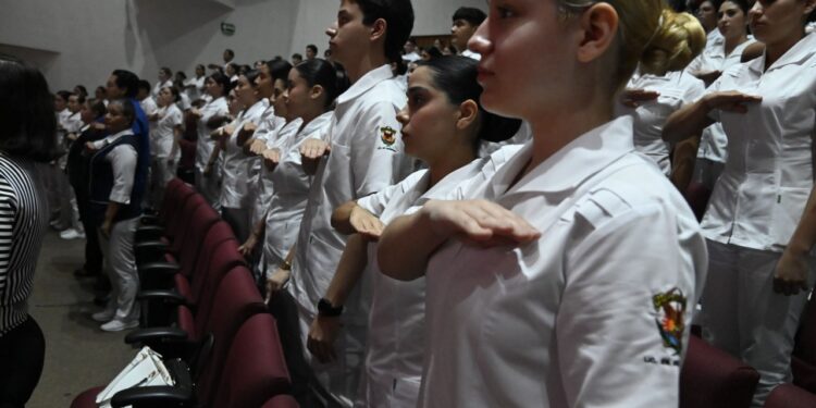 El sinaloense y estudiante de Gastronomía de la UAS, Marco Verde; da golpe de autoridad en debut olímpico.