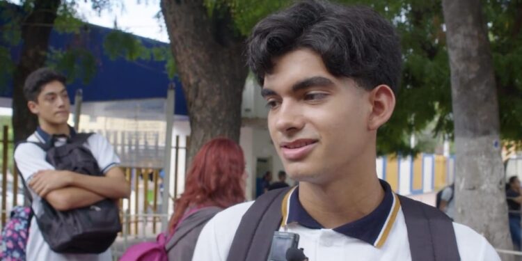 La UAS tiene su propia agenda y no está a la par de los afanes, caprichos y desesperaciones políticas de los diputados que están por dejar su cargo, señala Robespierre Lizárraga