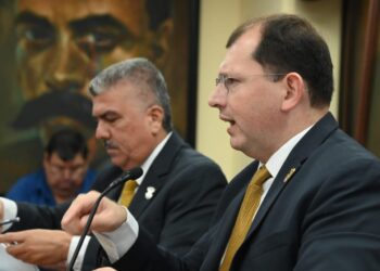 La UAS no permitirá que transite la reforma ilegal a la Ley Orgánica aprobada “en lo oscurito” por el Congreso; el Consejo Universitario aprobó que se impugne y se intensifique la defensa de la autonomía