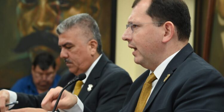 La UAS no permitirá que transite la reforma ilegal a la Ley Orgánica aprobada “en lo oscurito” por el Congreso; el Consejo Universitario aprobó que se impugne y se intensifique la defensa de la autonomía