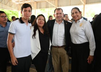 La UAS tiene su propia agenda y no está a la par de los afanes, caprichos y desesperaciones políticas de los diputados que están por dejar su cargo, señala Robespierre Lizárraga