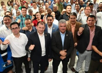 Entrega la UAS 171 titularidades académicas a docentes de las facultades de Ciencias Sociales, Arquitectura y Diseño e Ingeniería y Tecnología, así como del Centro de Estudio de Idiomas de la Unidad Regional Sur