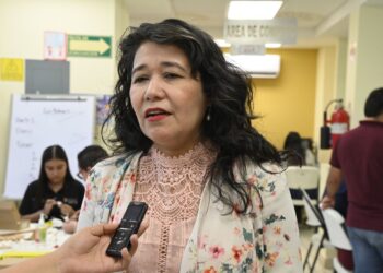 Egresado de la Facultad de Ciencias Físico Matemáticas de la UAS brinda charla sobre Particiones cíclicas por intervalos y la transformada de Markov