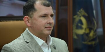 En nada abonan las desafortunadas expresiones del Gobernador sobre el atentado contra Arnoldo Valle; son terribles y graves, advierte Robespierre Lizárraga