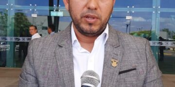 En nada abonan las desafortunadas expresiones del Gobernador sobre el atentado contra Arnoldo Valle; son terribles y graves, advierte Robespierre Lizárraga