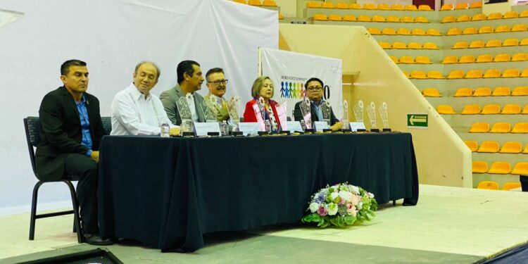 En nada abonan las desafortunadas expresiones del Gobernador sobre el atentado contra Arnoldo Valle; son terribles y graves, advierte Robespierre Lizárraga