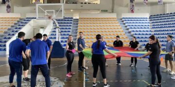 Entregan reconocimiento al profesor universitario César Alberto Domínguez, en el marco del Día Internacional del Orgullo LGBT