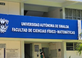 Jóvenes graduados de la Facultad de Derecho Culiacán, le hacen un llamado enérgico al Gobierno del Estado y le solicitan respeto a la Autonomía de la Universidad que tanto ha costado construir