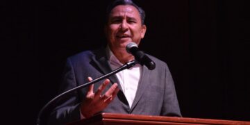 Robespierre Lizárraga convoca a estudiantes de nuevo ingreso de la FCA a prepararse ante el llamado a la lucha por la defensa de la autonomía de la UAS