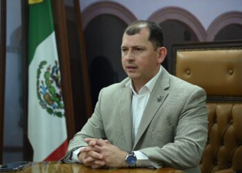 Jóvenes graduados de la Facultad de Derecho Culiacán, le hacen un llamado enérgico al Gobierno del Estado y le solicitan respeto a la Autonomía de la Universidad que tanto ha costado construir