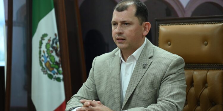 Jóvenes graduados de la Facultad de Derecho Culiacán, le hacen un llamado enérgico al Gobierno del Estado y le solicitan respeto a la Autonomía de la Universidad que tanto ha costado construir