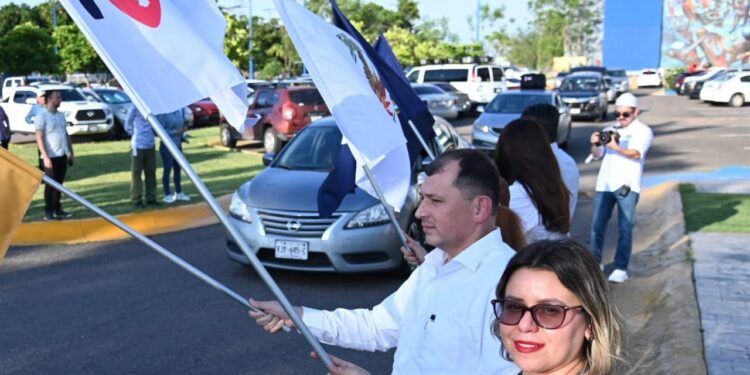 En alrededor de 450 vehículos, universitarios realizan perifoneo en todo el estado denunciando el ataque y el discurso de odio del Gobernador contra la UAS