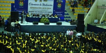 Padres de familia y egresados de la Facultad de Derecho destacaron el sentido humanista y la calidad educativa que ha caracterizado a la UAS