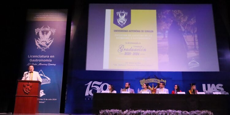 Comprometidos con una sociedad más saludable, egresan 160 estudiantes de la Licenciatura en Nutrición de la UAS, Generación 2020-2024