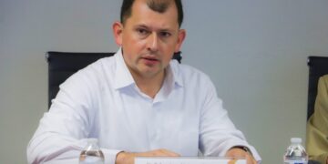 Robespierre Lizárraga signa convenio con CONFIE, materializando el apoyo presupuestal para un proyecto dirigido por un investigador de la Facultad de Agronomía de la UAS