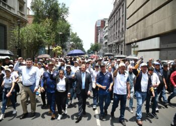 AMLO confía en que se logre un acuerdo entre la UAS y Gobierno de Sinaloa; celebra que la Universidad no haya suspendido en ningún momento clases, a pesar de la persecución