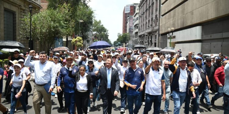 AMLO confía en que se logre un acuerdo entre la UAS y Gobierno de Sinaloa; celebra que la Universidad no haya suspendido en ningún momento clases, a pesar de la persecución