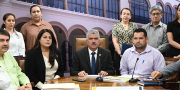 En busca de garantizar la estabilidad laboral de los trabajadores, entrega el SUNTUAS a las autoridades universitarias el Emplazamiento a Huelga 2024-2025