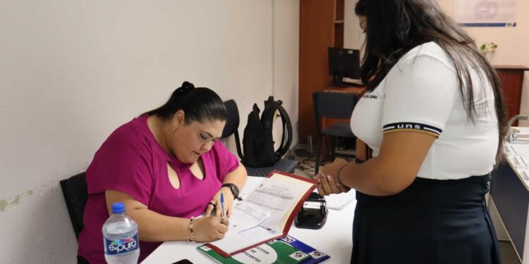 El Departamento de Tutorías de la Preparatoria Central Diurna apoya a los estudiantes que pudieran presentar problemas por la violencia en Culiacán