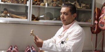 En el Anfiteatro de la Facultad de Medicina, la UAS atiende a diario cerca de 630 alumnos para reforzar los conocimientos adquiridos en el aula