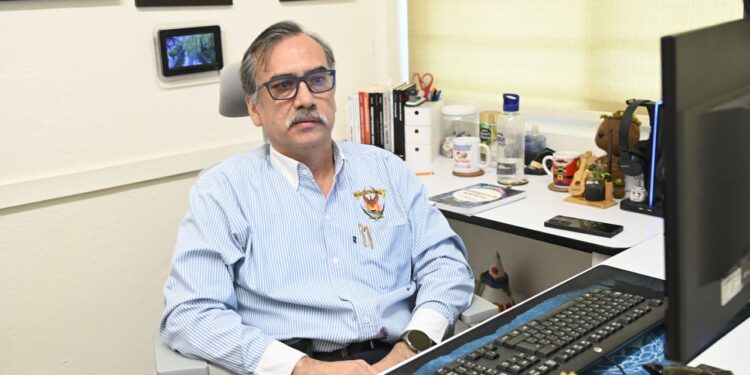 Catedrático de la UAS presenta ponencias son el uso de la Inteligencia Artificial en la educación en el Simposio Internacional SOMECE 2024