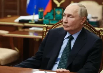 Putin firma nueva doctrina nuclea para responder a ataques con misiles; EU no cambiará su postura