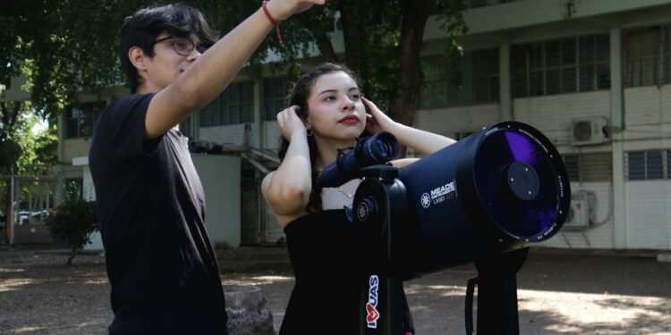 La UAS capacita a dos jóvenes estudiantes que representarán a México en la Olimpiada Latinoamericana de Astronomía y Astronáutica 2024