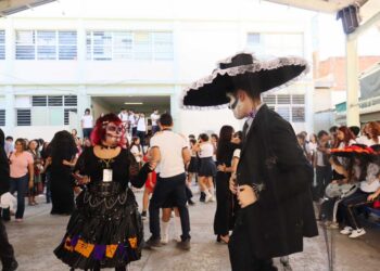En el marco del Día de Muertos, realiza la Preparatoria Dr. Salvador Allende concursos de Elaboración de Alebrijes, Maquetas de Altares, Disfraces y Calaveritas tanto escritas como en video