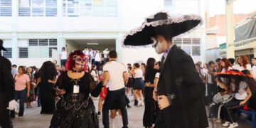 En el marco del Día de Muertos, realiza la Preparatoria Dr. Salvador Allende concursos de Elaboración de Alebrijes, Maquetas de Altares, Disfraces y Calaveritas tanto escritas como en video