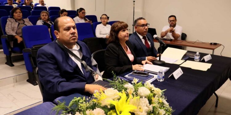 Con gran eficacia terminal, lleva a cabo la Facultad de Enfermería Culiacán de la UAS el examen de grado en la Maestría a cuatro de sus alumnos