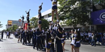 Promoviendo los valores cívicos, participa importante contingente de la UAS en el desfile deportivo del 20 de Noviembre celebrado en Culiacán