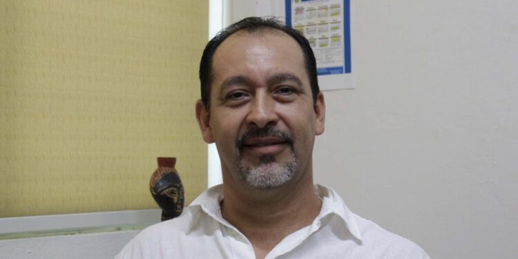 Enrique Ibarra, miembro del Centro de Innovación y Desarrollo Educativo de la UAS, recibe el Reconocimiento Investigador Consolidado 2024