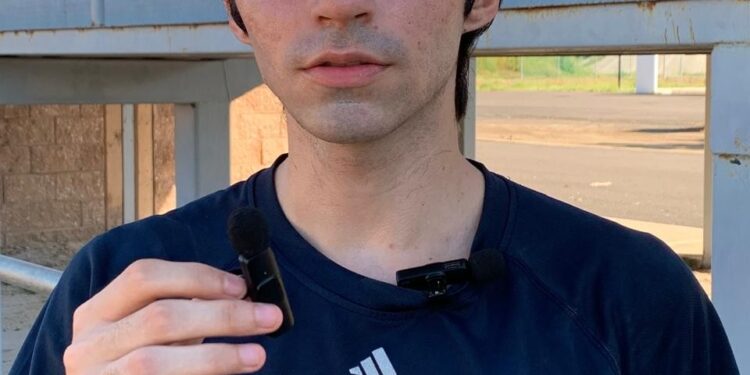 Ángel Aispuro Ríos, estudiante de la Facultad de Odontología de la UAS, se prepara para buscar su pase a la Universiada Regional 2025 en atletismo