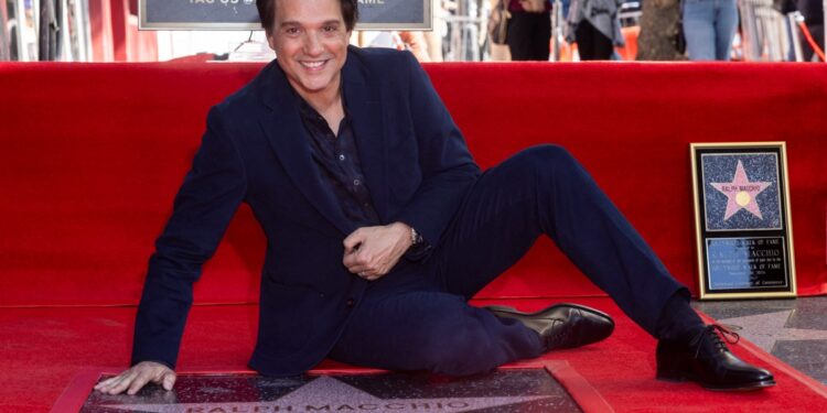 Ralph Macchio, protagonista de ‘Karate Kid’ y ‘Cobra Kai’, recibió su estrella en el Paseo de la Fama de Hollywood