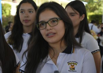 Estudiantes de la Preparatoria Emiliano Zapata desarrollan el conversatorio “Ciencia e investigación social como herramientas para la paz”
