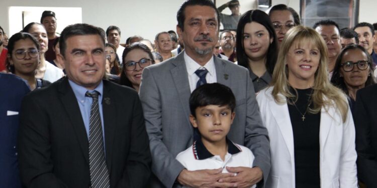 Distinguidos catedráticos de la UAS presentan el libro “Historia del Deporte Universitario”, que cuenta los inicios de éste desde 1905 a la fecha