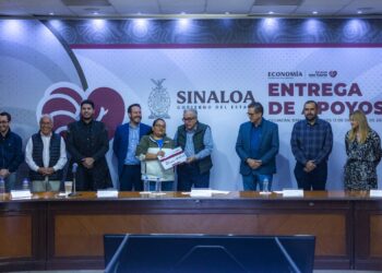 Entrega Rocha apoyos directos e inmediatos a comerciantes de 6 municipios, restaurantes de Culiacán, organizadores de eventos y emprendedores