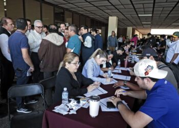 Entrega el Gobernador Rocha apoyos directos a músicos de Culiacán y Navolato