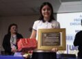 La Preparatoria Emiliano Zapata reconoce a la alumna María Victoria Sauceda Salmón, primer lugar del Concurso Nacional de Expresión Literaria