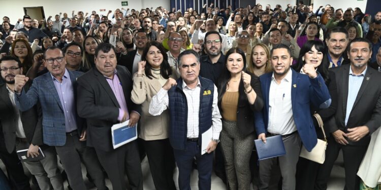 Con un llamado a la unidad y la inclusión, se reúne el Rector Jesús Madueña con funcionarios y directores para proyectar la agenda académica y administrativa del 2025