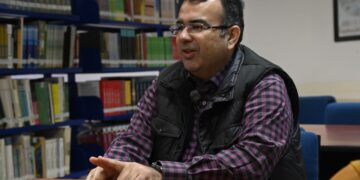 Maestrando de la UAS realiza proyecto sobre el uso de herramientas tecnológicas avanzadas para abordar retos ambientales, como Google Earth