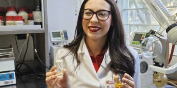 Doctoranda de la UAS realiza proyecto enfocado en la síntesis de nuevos compuestos químicos para contrarrestar bacterias infecciosas resistentes