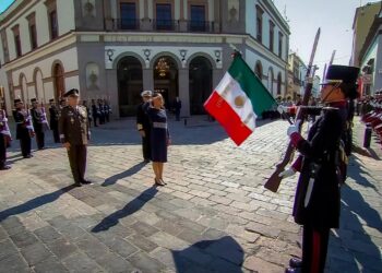 Acompaña Rocha a la presidenta Claudia Sheinbaum a la conmemoración del 108 Aniversario de la Constitución de México, en Querétaro