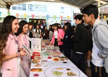 Ponen en marcha en la Preparatoria Dr. Salvador Allende la Feria de la Salud PrevenIMSS-Bienestar-UAS, cuidando la salud de los estudiantes
