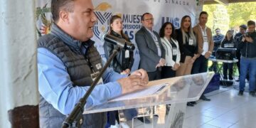 Con todas las opciones educativas que tiene la UAS, jóvenes hacen suya la Muestra Profesiográfica 2025 en la Preparatoria Guasave Diurna