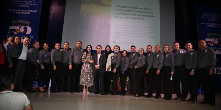 En unidad y con el bienestar como elementos primordiales de la UAS y sus trabajadores, el SUNTUAS Sección Administrativos e Intendencia festeja su 52 aniversario